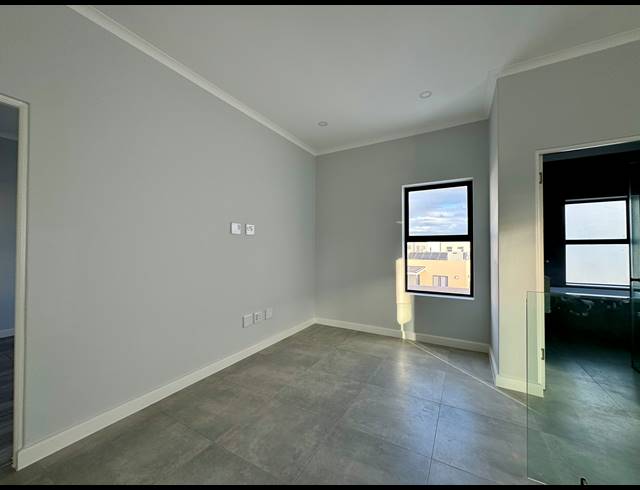 4 BEDROOM HOUSE FOR SALE IN SANDOWN